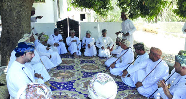  وزير الزراعة والثروة السمكية يتابع سير العمل في المشاريع الزراعية والحيوانية بإبراء