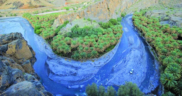 "وادي النخر" بولاية الحمراء .. وجهة سياحية لهواة تسلق الجبال والمشي