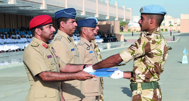  تخريج دفعة من الجنود الجويين المستجدين بسلاح الجو السلطاني العماني