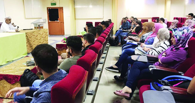 جامعة نـزوى تنفذ برنامجاً تدريبياً لـ (67) طالباً وطالبة من عشر جامعات عربية