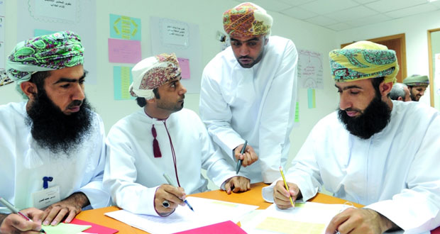 أكثر من (588) ألف طالب وطالبة و(56) ألف معلم يدشنون العام الدراسي بـ(1129) مدرسة حكومية