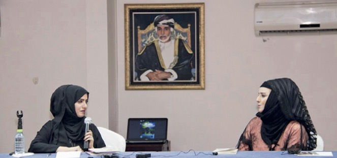 الشاعرة فوز ريا في جلسة حوارية بصلالة