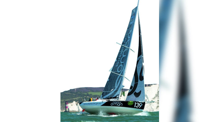 فريق عُمان للإبحار بفئة كلاس40 يبدأ مشوار الـ 605 أميال بسباق فاستنت الكلاسيكي