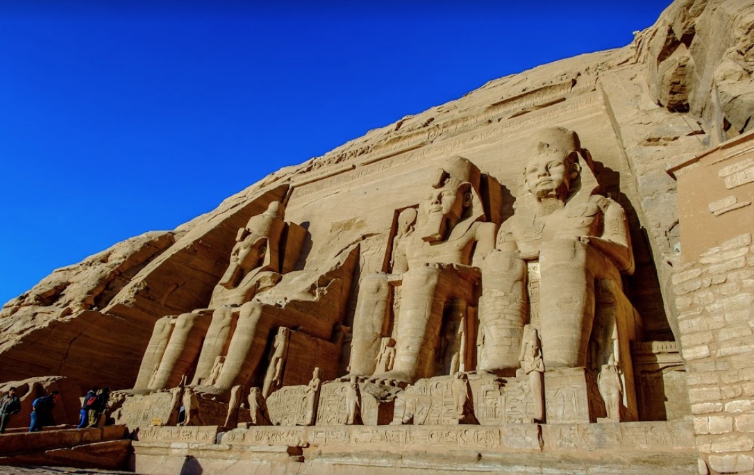 مصر تحتفل بمرور 200 عام على اكتشاف معبدي أبوسمبل غدا