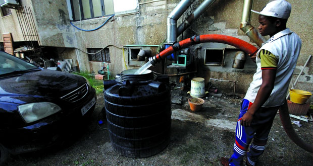 الليبيون يحفرون الآبار لمواجهة مأساة عطش جديدة في طرابلس