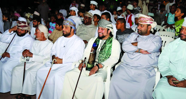 ضنك وشناص تزدانان بالأهازيج والرقصات الشعبية احتفالا بالعيد الوطني الـ 47 المجيد