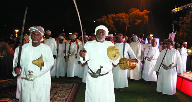 أفراح وبهجة العيد الوطني الـ (47) المجيد تتواصل بعدد من المحافظات