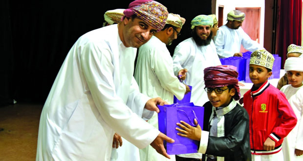 تكريم الطلبة المجيدين في المبادرة القرائية بتعليمية جنوب الباطنة