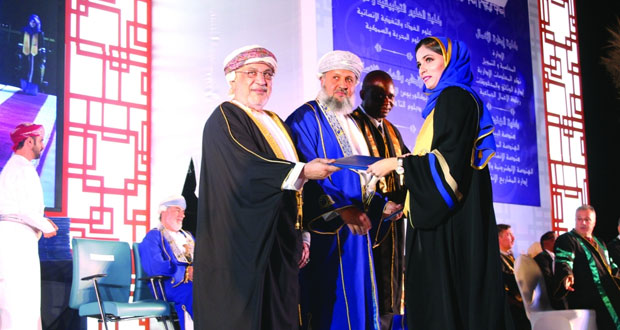 جامعة الشرقية تحتفل بتخريج (445) خريجاً وخريجة من حملة الدبلوم والبكالوريوس