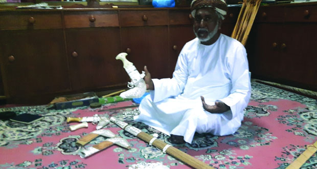 صناعة الخناجر حرفة عرفها العمانيون قديما