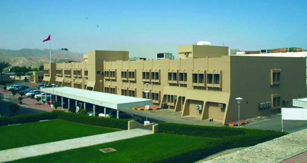 طرح برنامج ماجستير التمريض بجامعة السلطان قابوس لإعداد كوادر تمريضية متخصصة
