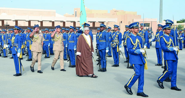 سلاح الجو السلطاني العماني يحتفل بتخريج دفعة جديدة من الضباط الطيارين والجويين