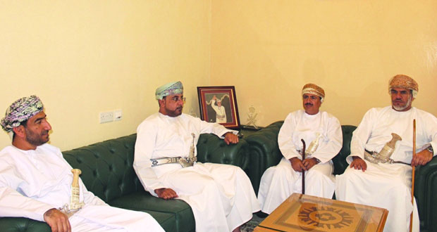 وزير القوى العاملة يبحث سبل تسهيل تقديم الخدمات للمواطنين بجنوب الباطنة