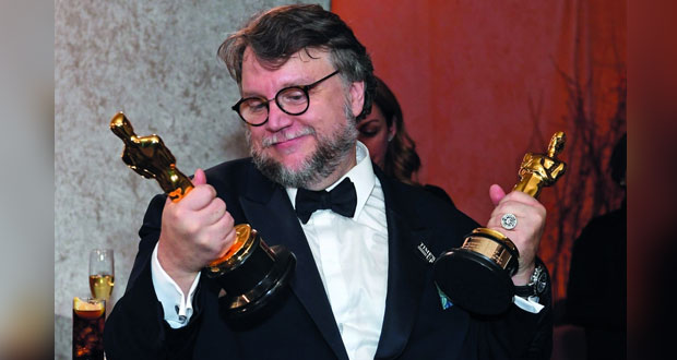 فيلم "ذا شيب أوف ووتر" يفوز بجائزة أوسكار أفضل فيلم