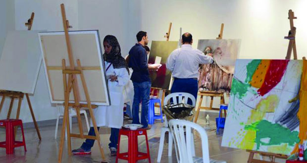 بدء فعاليات الملتقى العربي للفن التشكيلي بمشاركة 37 فنانا من مختلف الدول العربية في الدوحة