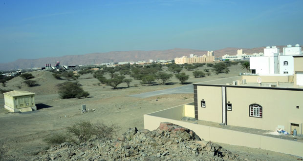 أهالي المسفاة الثالثة في بوشر يطالبون بوقف زحف المخططات الصناعية والتجارية على أحيائهم السكنية
