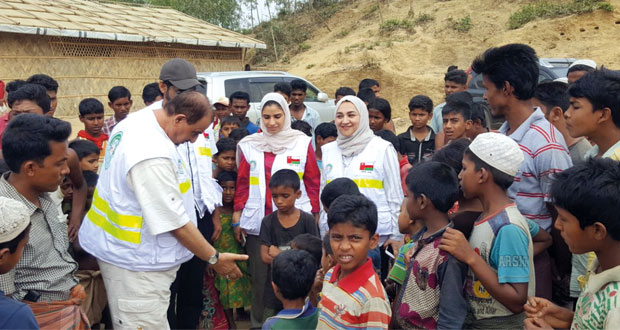 الهيئة العمانية للأعمال الخيرية توزع مساعدات غذائية بمخيمات اللاجئين الروهينجا ببنجلاديش