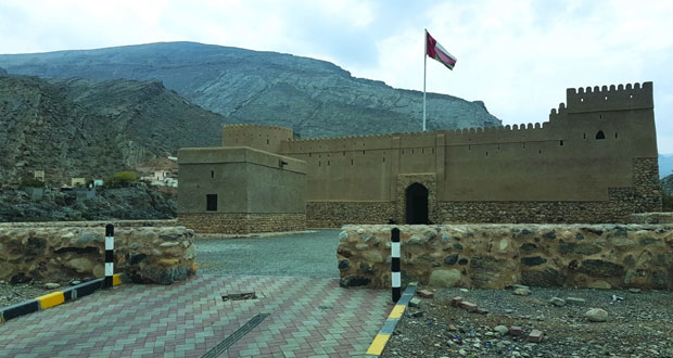 في دروب وادي بني خروص .. قرى مترفة بالأطلال وصادحة بالأمجاد