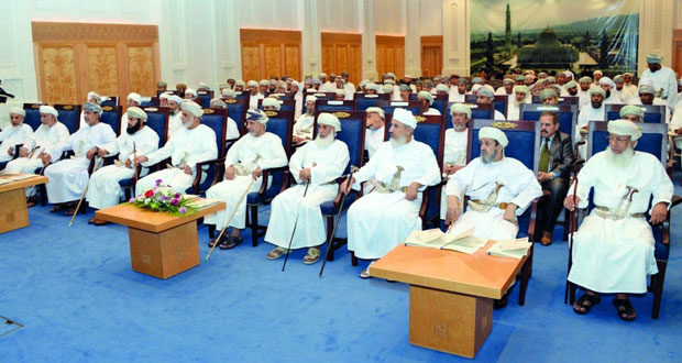 9 أوراق عمل تُضيء جهود العلامة أبي حميد السالمي الفقهية ومساراته العلمية والشعرية 