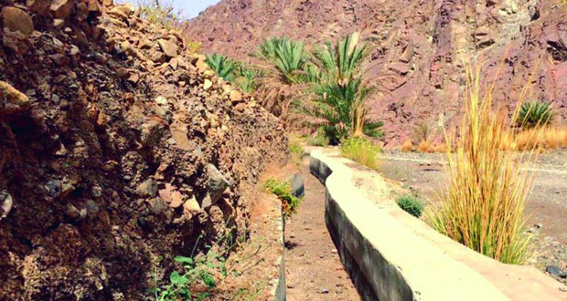 أهالي القرى الجبلية بأودية عاهن وحيبي والحلتي والصلاحي بصحار يطالبون بتوصيل المياه لقراهم