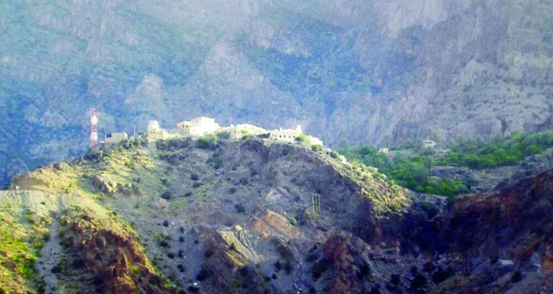 قلعة نخل وعين الثوارة ووادي مستل أماكن سياحية جذابة تحتضنها نخل