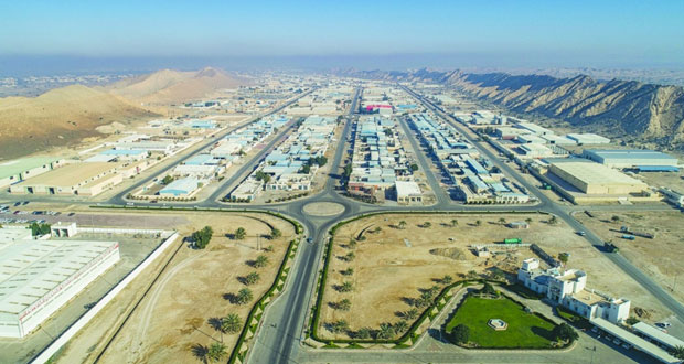 البنك المركزي العماني: الاقتصاد الوطني يتجاوز مرحلة التراجع ويسجل نموا بنسبة 8.7 بالمائة في 2017