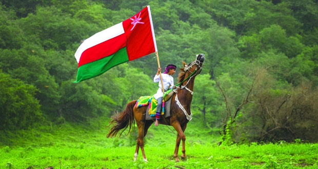 عدسة هيثم الفارسي تنقل للمتلقي خريف صلالة إلى عوالم الإبداع