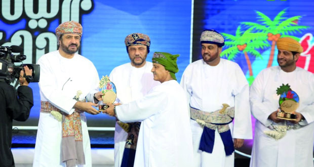 ليلة الاحتفاء بالذهب تحتفي بفرسان البرعة والأغنية الشعبية العمانية