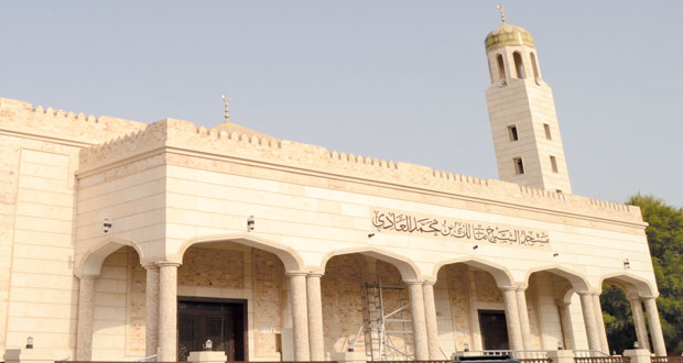 مسجد الشيخ مالك العادي معلم ديني فريد بقريات