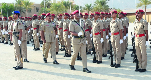  تخريج دفعة من الجنود المستجدين بالجيش السلطاني العماني
