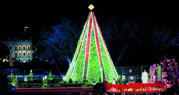 في تقليد عمره 96 عامًا ترامب وزوجته يضيئان شجرة عيد الميلاد الرئيسية في واشنطن