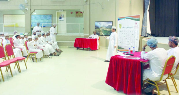  87 مشاركا في مسابقة إلقاء الشعر بنادي بهلاء ضمن مسابقة إبداعات شبابية