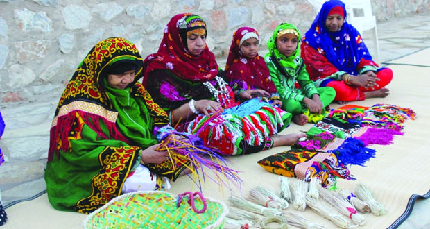 متحف البيت الغربي بقصرى بالرستاق يقيم معرض للأسر المنتجة