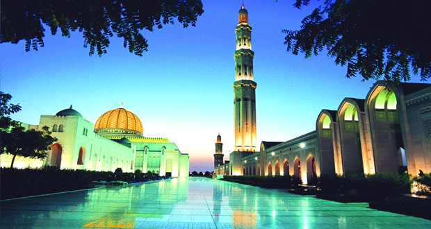 السلطنة تحتفل بالعيد الوطني الـ 48 المجيد