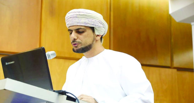 محمد العيسري يُدّون سيرة سيف بن محمد الطوقي