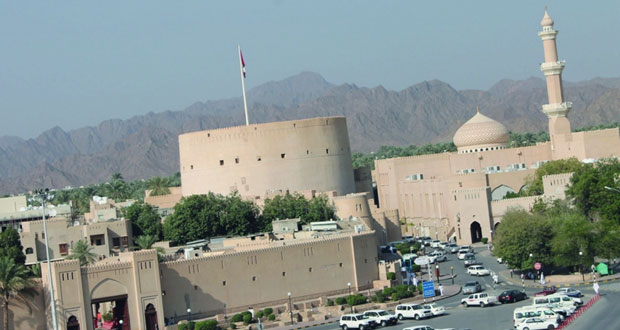 نـزوى مدينة العلم والتاريخ والتراث وقلعة الأصالة والمجد الأثيل الشامخ كما أطلق عليها السلطان الراحل في احتفالات البلاد بعام التراث العماني