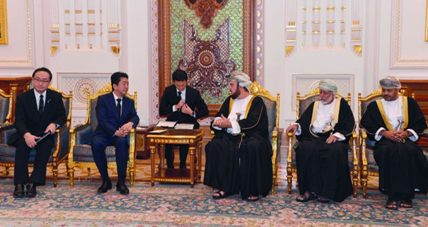 أسعد بن طارق يستقبل رئيس وزراء اليابان