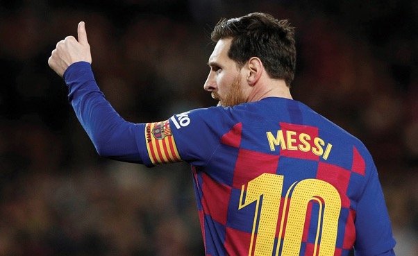 ميسي يؤكد خفض أجور لاعبي برشلونة وينتقد الإدارة