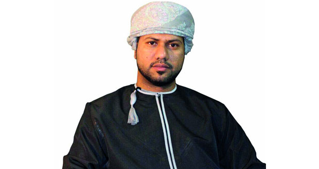 التشكيلي فهد المعمري: لا يمكن للفنان ان يستغني عن المشاركات في البرامج والمسابقات التشكيلية 