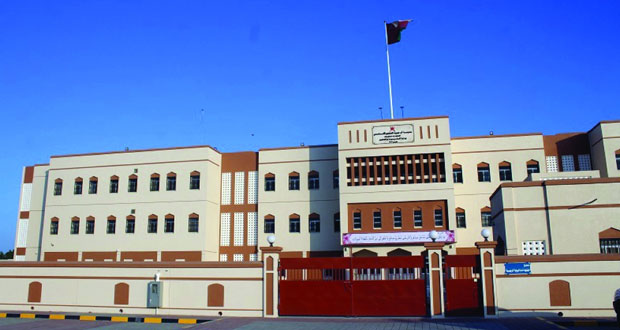 المواطنون بالمصنعة يعربون عن فرحتهم بما تحقق من منجزات شامله خلال خمسين عاما