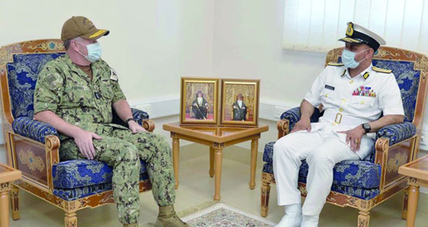 السلطنة وأميركا تتبادلان وجهات النظر في المجالات البحرية