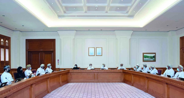 «الشورى» يناقش تداعيات قرار وزارة العمل زيادة رسوم مأذونية العمال الوافدين