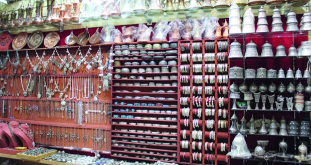 المشغولات الفضيّة بنزوى.. حكايات وقصص عبر التاريخ