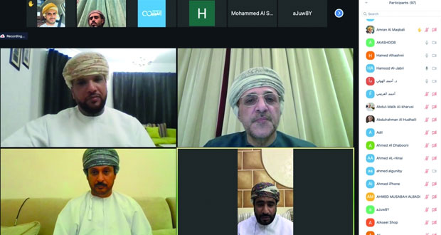 جلسة نقاشية حول تطبيق ضريبة القيمة المضافة بالسلطنة بجمعية الصحفيين العمانية