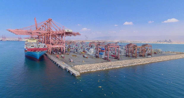 ميناء صلالة يسجل مناولة للحاويات بأكثر من مليون حاوية في الربع الأول