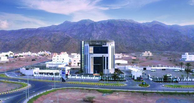 كهرباء مزون تنفذ مبادرة توظيف كفاءات عمانية فـي عقود شركات الطوارئ والصيانة