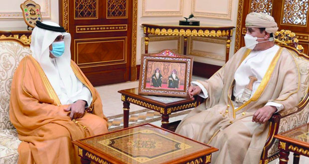 وزير المكتب السلطاني يستقبل السفير السعودي