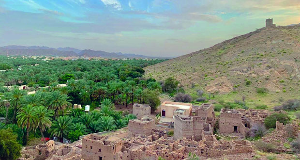 «قرية إمطي»بوابة إزكي الأثرية بماضيها العريق وحاضرهــا المتجدد .. تحتضن حصنا أثريا و8 حارات و6 أبراج شامخة