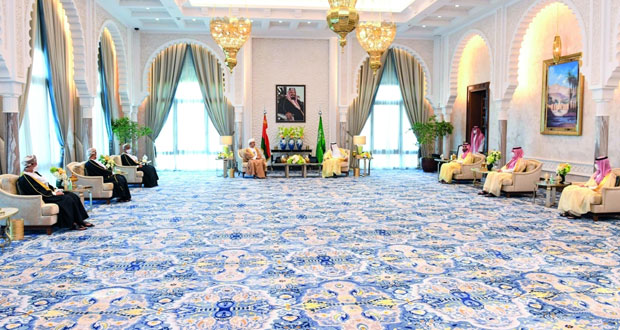 جلالة السلطان وخادم الحرمين يعقدان جلسة مباحثات رسمية بقصر نيوم