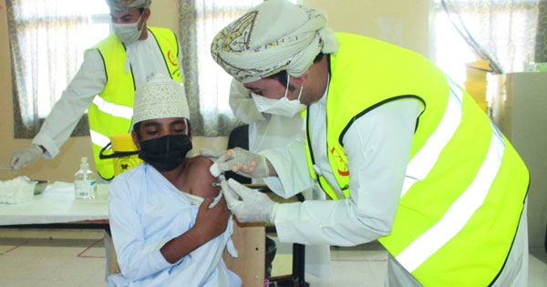 حملات تطعيم الفئات المستحقة ضد &laquo; كوفيد 19&raquo; تتواصل فـي السلطنة
